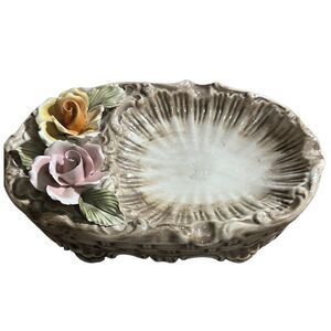Vintage
Capodimonte Porcelain Ashtray/ Dish, made in Italy. Good condition.
